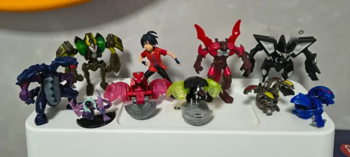 Coleção bonecos Bakugan