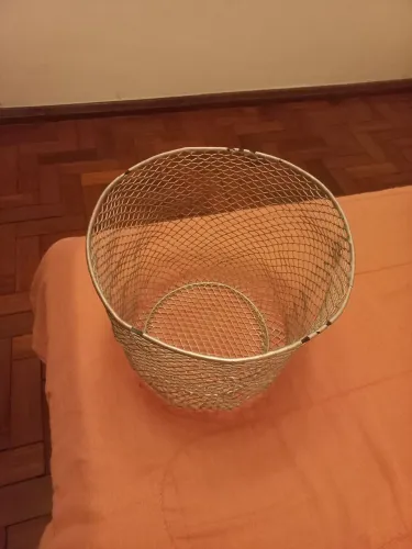 Lixeira metal prateada