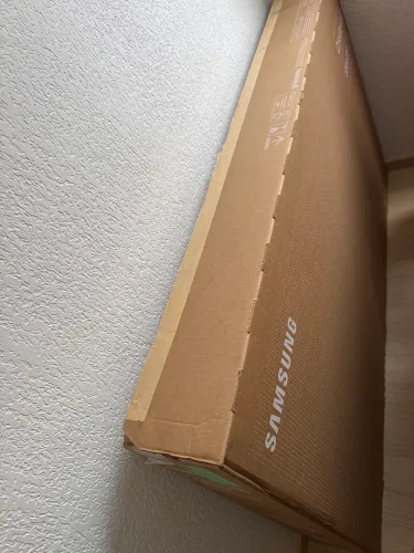 Cx de Tv vazia nova