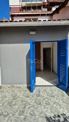 Casa 2 Quartos Ao Lado do Metrô Com Vaga Coberta e Espaço Para Escritório