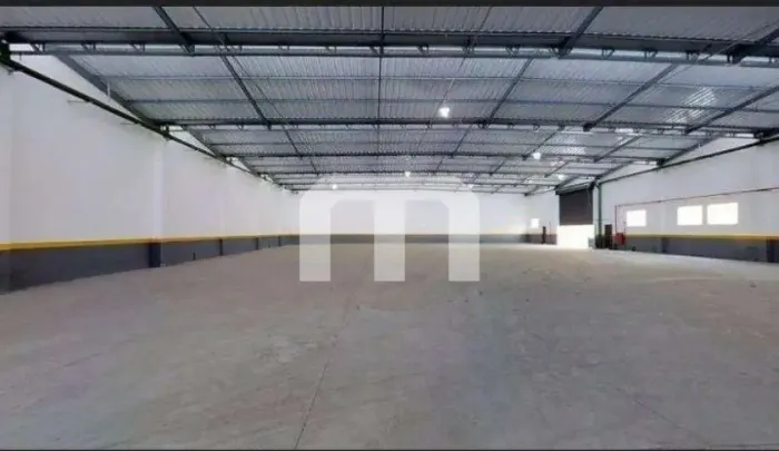 Galpão Comercial para a Venda com 2.200 m²