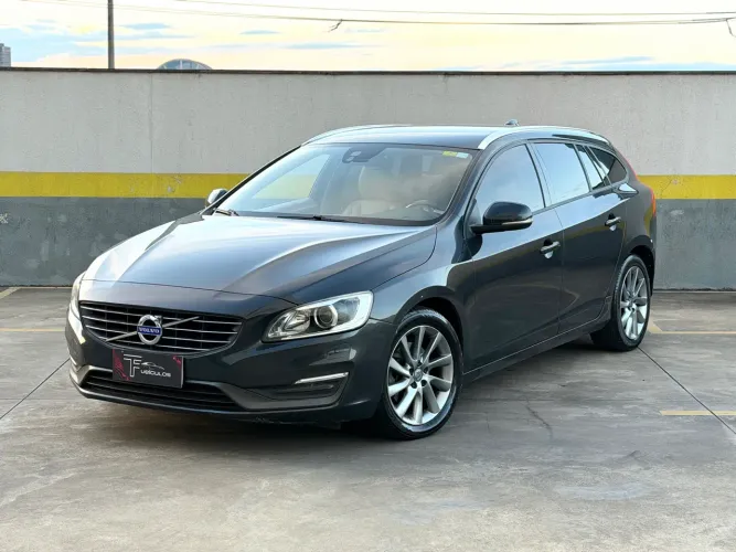 Volvo V60 T-5 Kinetic 2.0 245cv 5P 2015