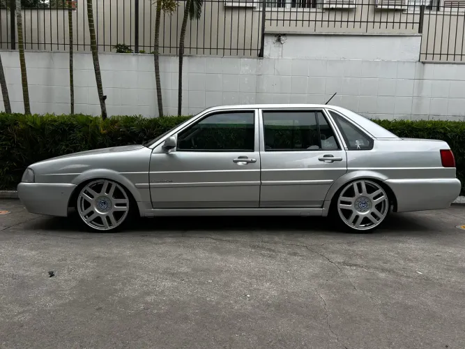 Volkswagen Santana 1.8 MI (álcool) 2003