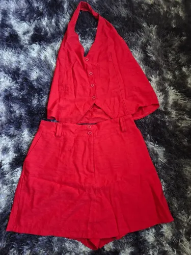 Vendo conjunto shorts saia vermelho G3 tecido marrante