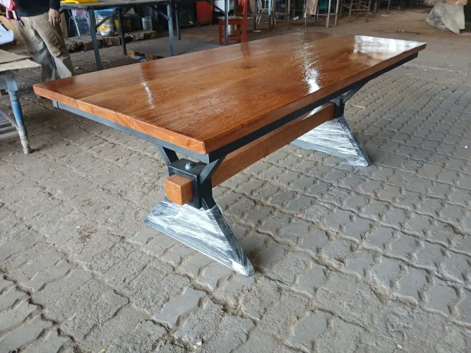Mesa, madeira lei 4cm, tipo ind., 2.m X 90cm X 76 cm altura, nova, aceita cartao crédito