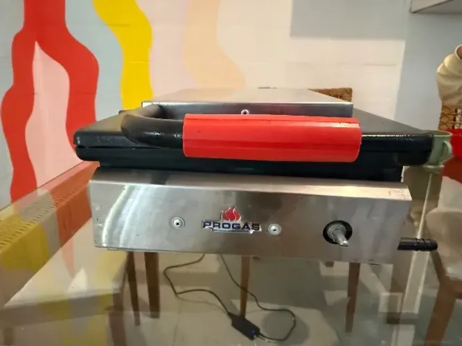 Mini Prensa/Grill para lanches a Gás Progás (Modelo PR- 220g)