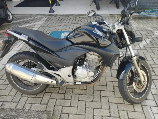 Moto bem conservada