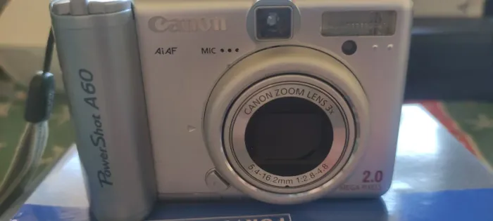 Câmera fotográfica Canon, descrição*