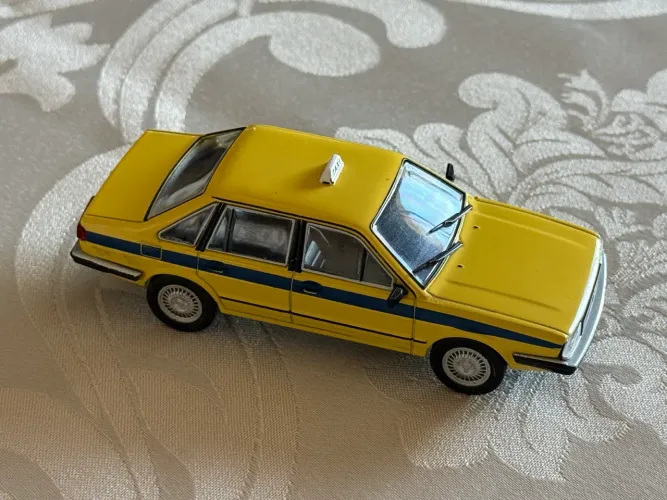 Coleção - Carros de Serviço - Santana Táxi