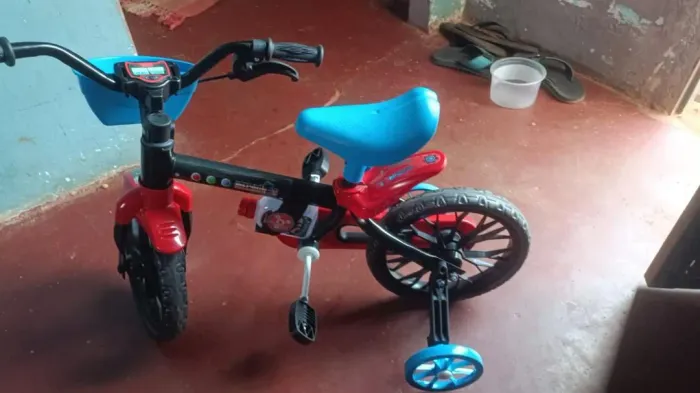 Vendo esse bicicleta para crianças de 1 ano para menino