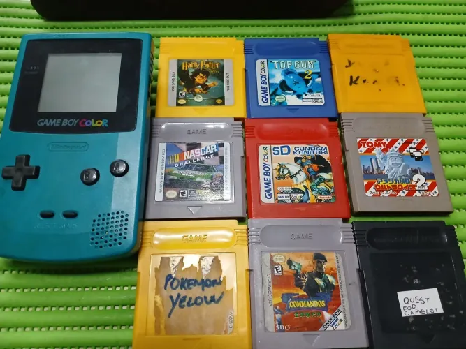 Game Boy Color com jogos