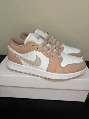 Air Jordan Low particle beige