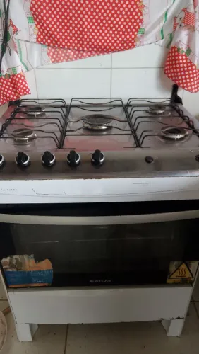 Fogão 5 bocas com marcas de uso