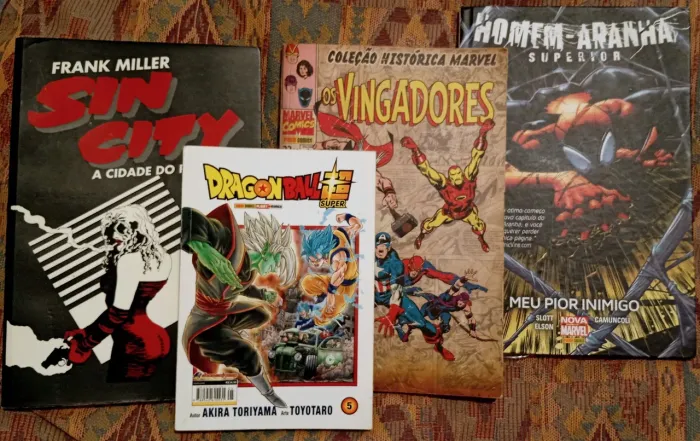 Livros HQ e Mangá Estado de Novo -Sin City, Homem-Aranha Superior, Vingadores, Dragon Ball