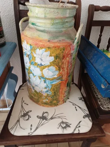 Lata de leite pintada