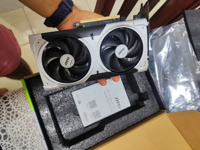Placa de vídeo Rtx 5060ti 16 GB