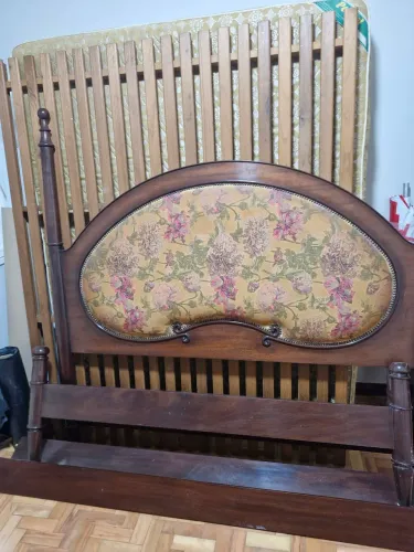 Cama colonial