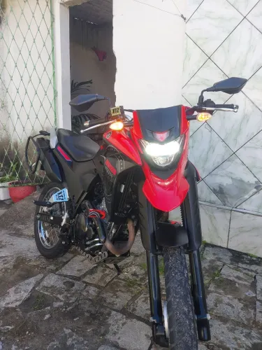 XTZ lander 2023, conservada, moto de passeio