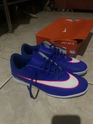 Tênis de futsal Nike