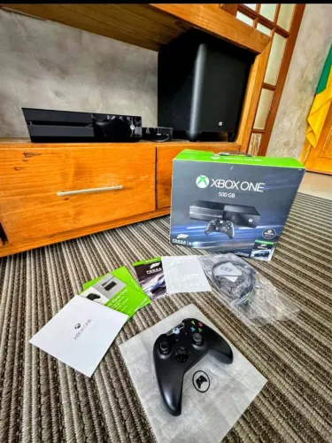 Xbox One Fat Lacrado, pouco uso