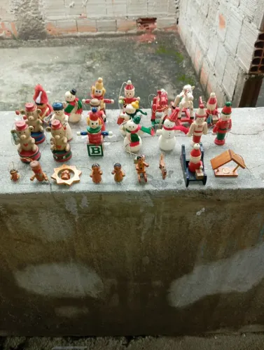 Enfeite de Natal de madeira antigo