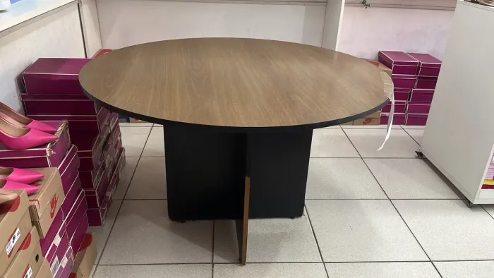 Vendo mesa redonda no precinho