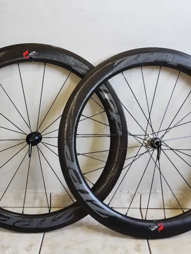 ZIPP 404 Firecrast Clincher