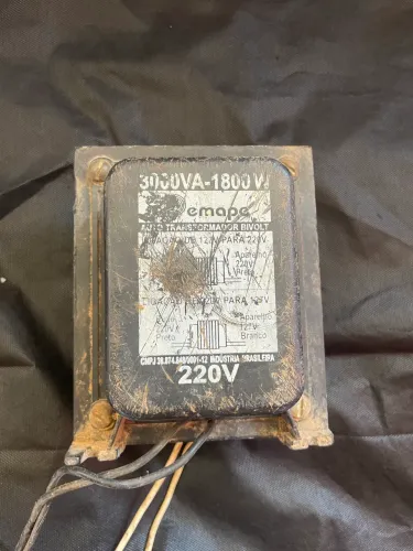 TRANSFORMADOR 220Vv
