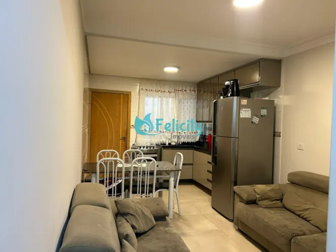 Sobrado com 3 dorms, 1 suíte, 2 vagas, 109m2 no Parque Maria Domitila