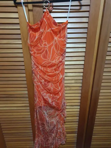 Lindo Vestido longo cor coral marca LezaLez tamanho P