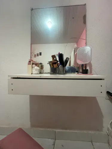 Penteadeira suspensa