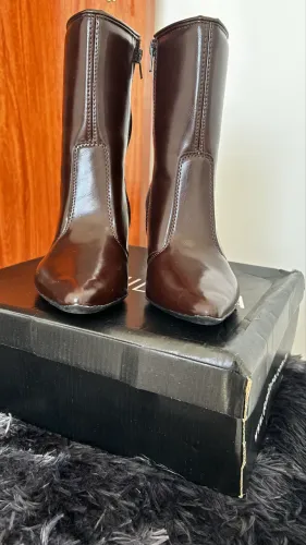 Bota Feminina Domidona Marrom - Nº 37 | Salto Bloco 7 cm