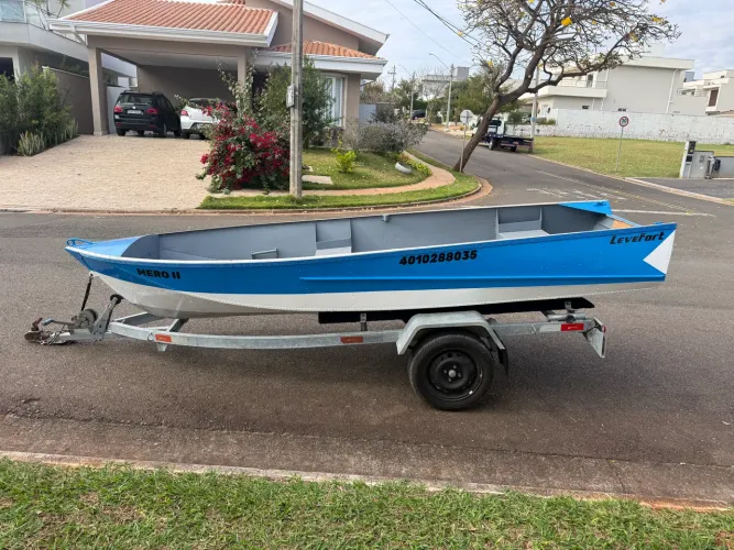 Barco Levefort Lambari 420 (RARIDADE) c/ motor.