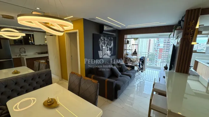 Apartamento no Condomínio Evolute Penha com 2 dormitórios sendo 1 suíte, andar alto.