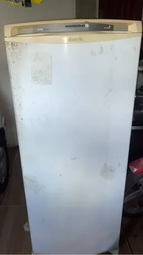 Vendo uma geladeira gelo seco