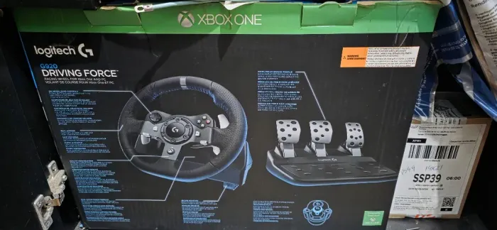 Volante Logitech G920 Driving Force + Cockpit + Suporte para Celular