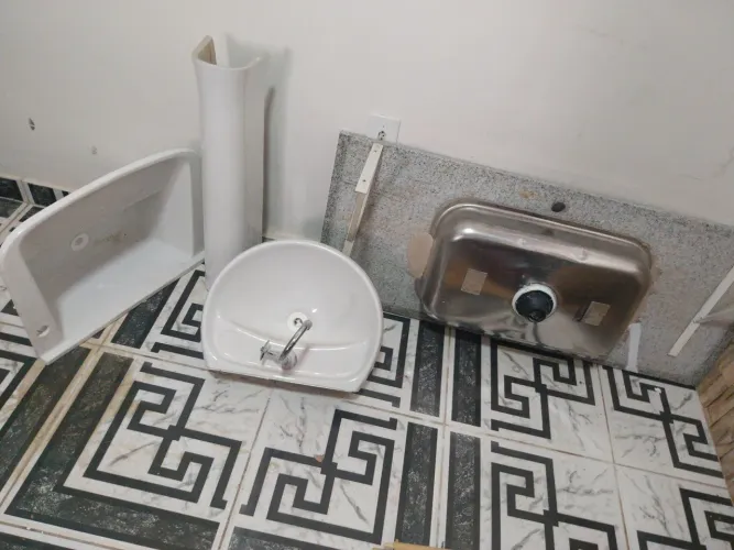Lote de produtos banheiro cozinha usado em exelente estado .