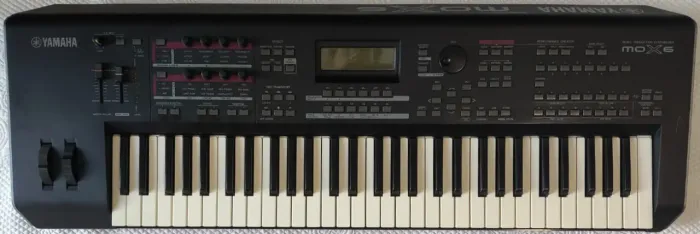 Teclado Yamaha MOX6