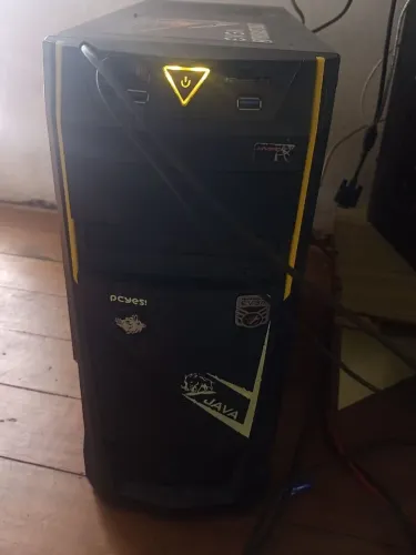 Pc core i7 2600 16 gb de ram, somente vai sem o SSD operacional.