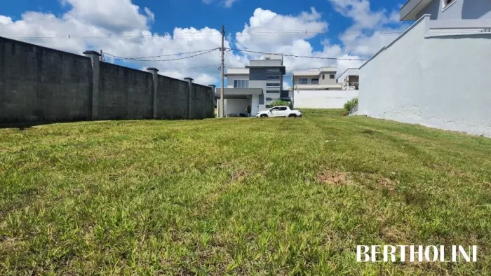 Terreno em ótima localização no condomínio Alphaville