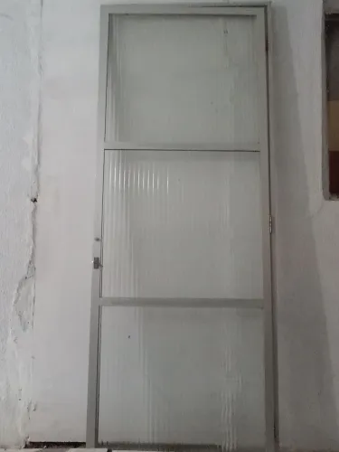 Porta de vidro com Alumínio