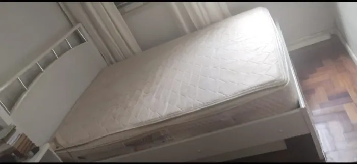 Cama de casal com colchão