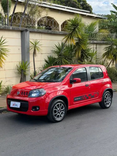 Fiat Uno Sporting 1.4 EVO Fire Flex 8V 4P 2012