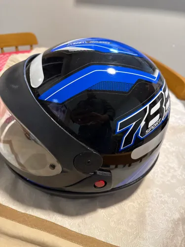 Capacete simples pra sair hoje