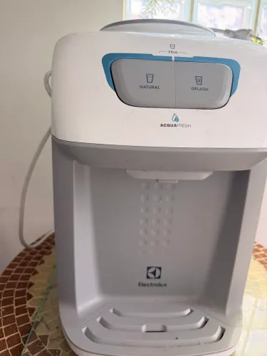 Bebedouro água gelada e fria 