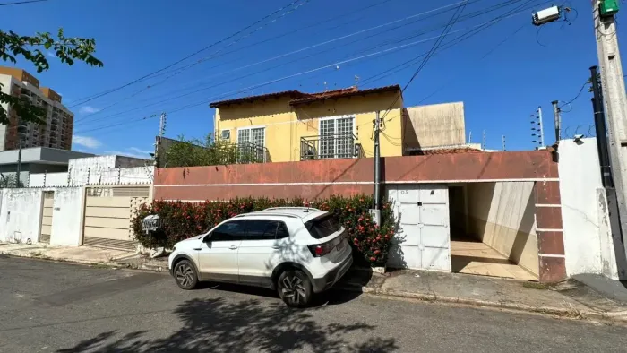 Casa Residencial ou comercial a venda ou locação com 6 quartos bairro morada do Ouro