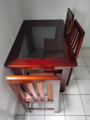 Mesa de jantar com 3 cadeiras