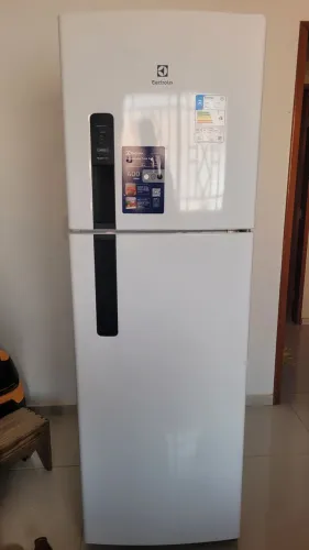 Geladeira Electrolux Frost Free 400L (IF44) - Ainda na garantia