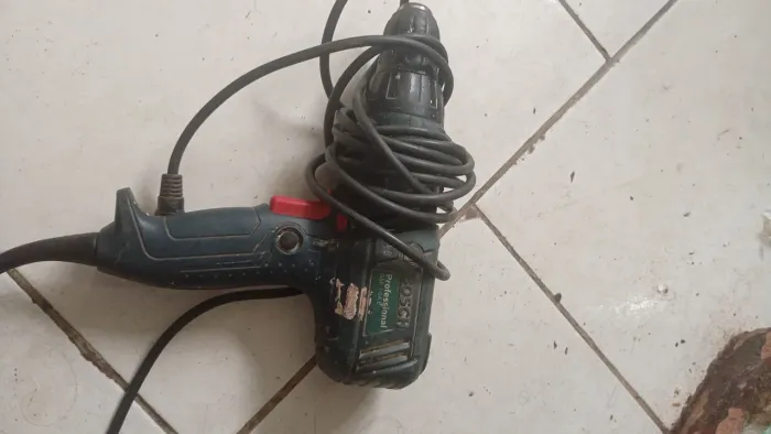 Parafusadeira bivolt 