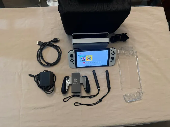 Nintendo Switch OLED Branco Bloqueado + Bolsa + Capa + Película + Protetores | Pouco Uso